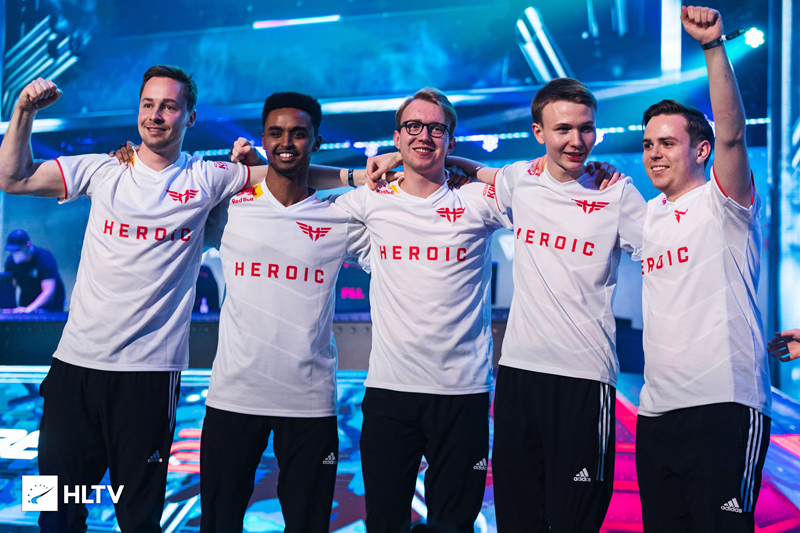 而当队友传 而当队友传